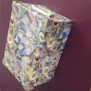 Vintage Victorian Style Keepsake Box with Handles